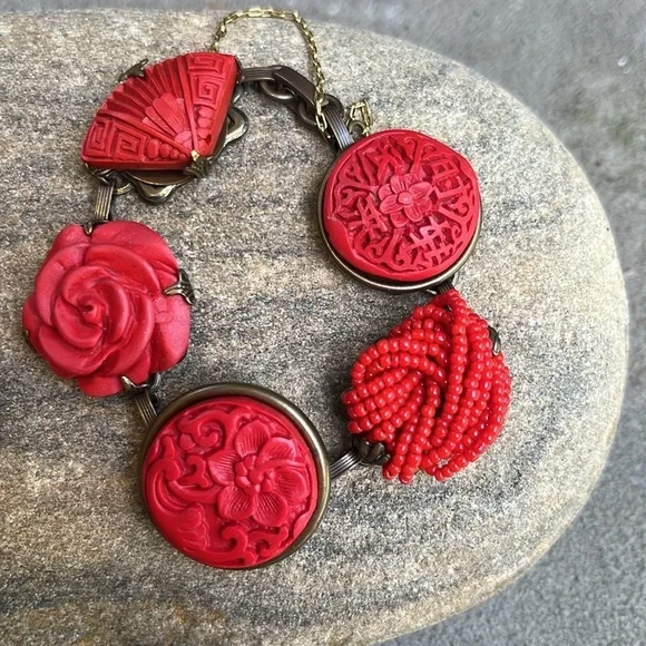 Vintage Jan Michaels Red Cinnabar Carved Jewelry Set - Picture 5 of 9